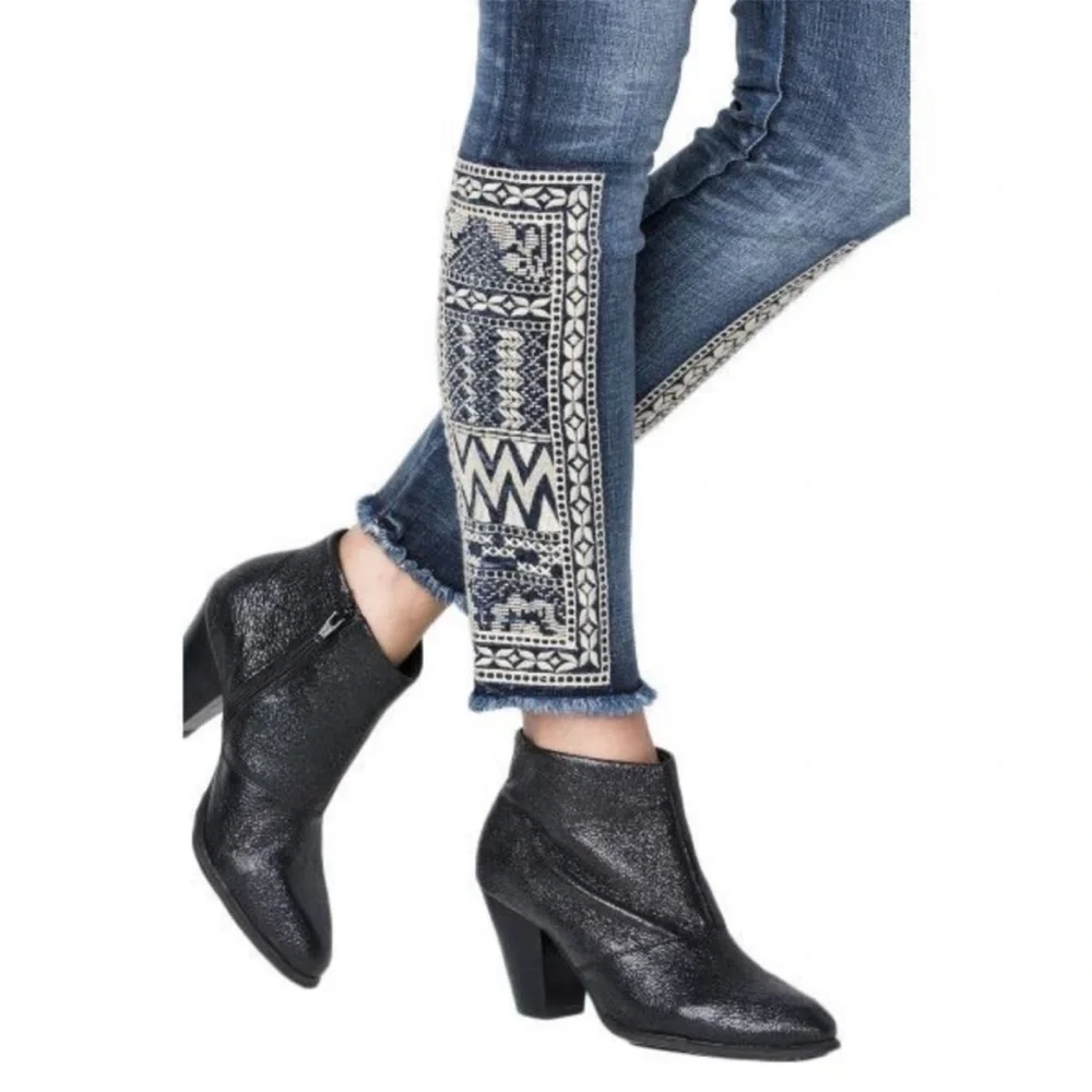Miss Me‎ Signature Ankle Skinny Jeans Boho Inspired Embroidered / SZ 26